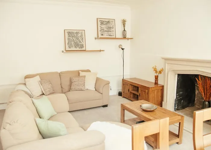 Garden Flat In Period Property Centrally Located