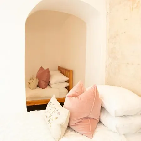Garden Flat In Period Property Centrally Located Bath Exterior photo
