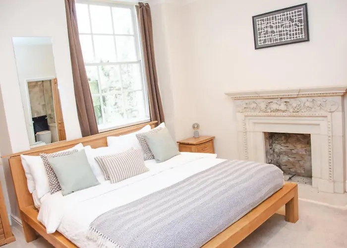 Garden Flat In Period Property Centrally Located