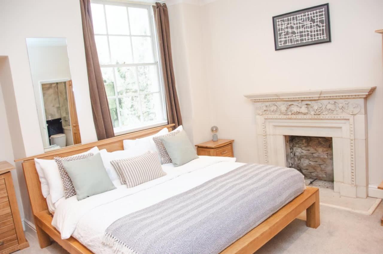 Apartment Garden Flat In Period Centrally Located