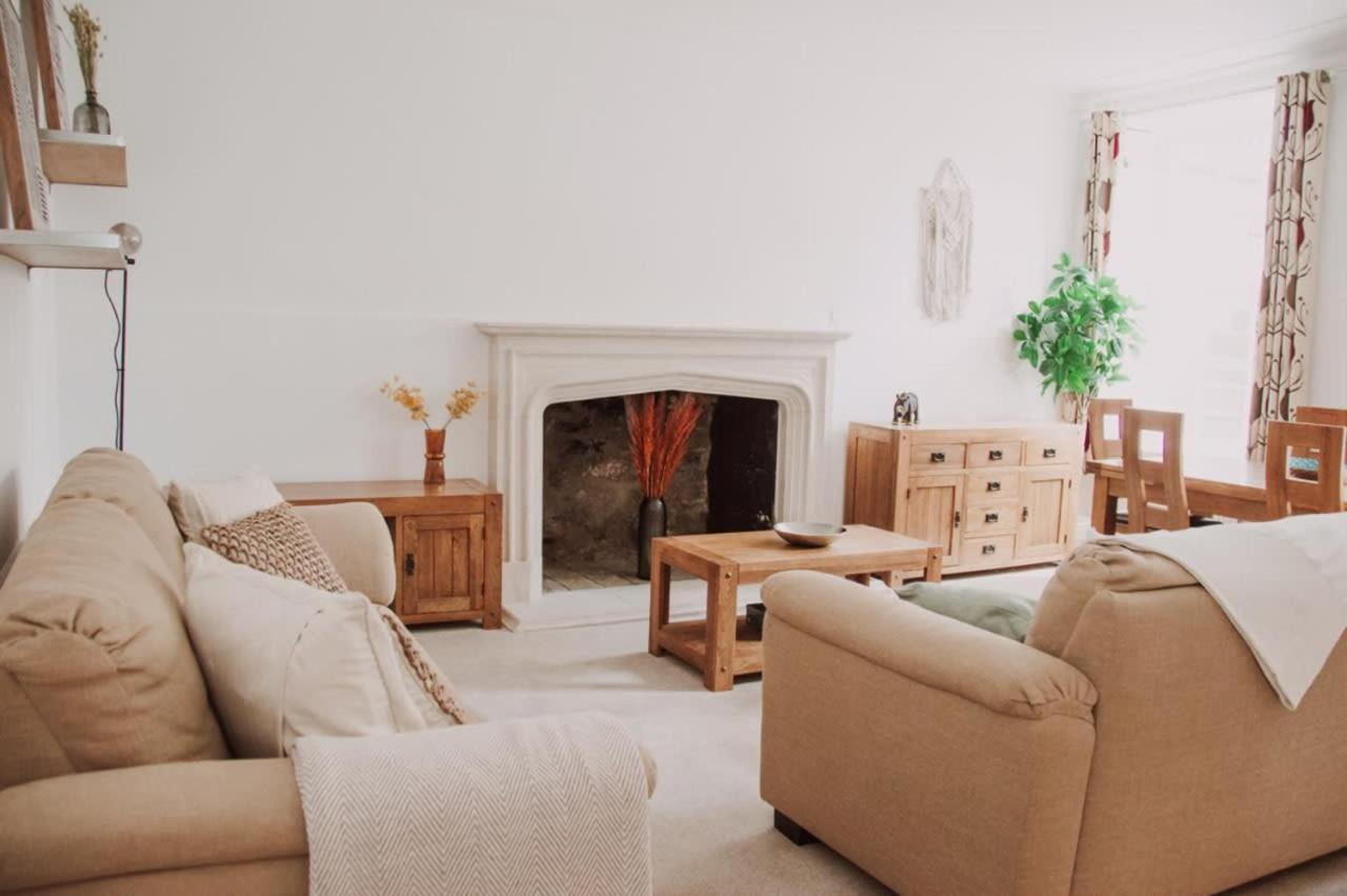 Garden Flat In Period Centrally Located *