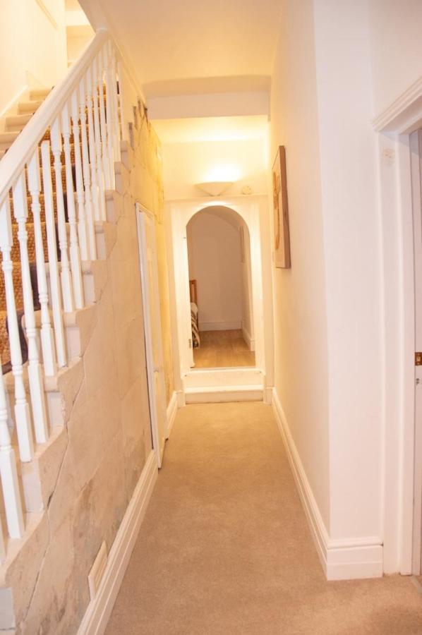 Apartment Garden Flat In Period Centrally Located *