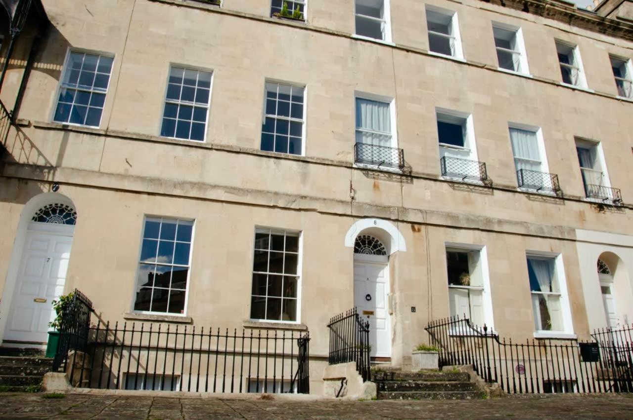 Garden Flat In Period Centrally Located Apartment *